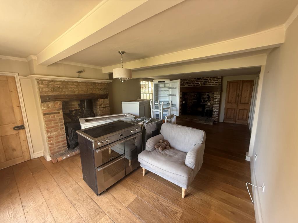 Lot: 119 - DETACHED HOUSE AFFECTED BY LANDSLIP - Dining room